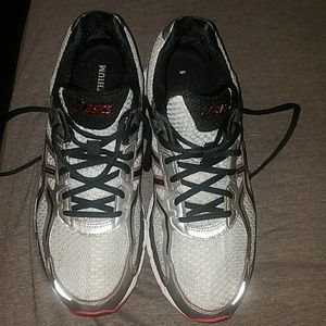 RUNNING SHOE